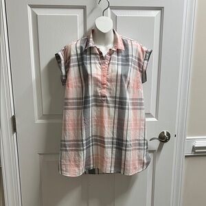 GAP women’s maternity Pink Gray Plaid Blouse top shirt size medium M 3186